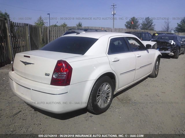 2C3KA53V99H591453 - 2009 CHRYSLER 300 TOURING WHITE photo 4