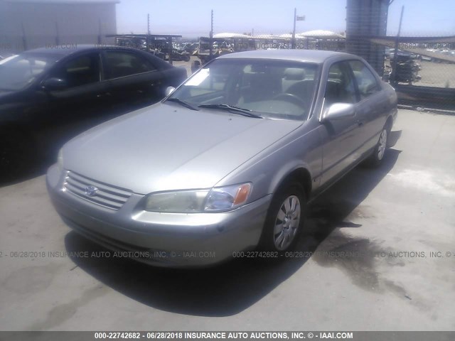 4T1BG22K3XU446463 - 1999 TOYOTA CAMRY CE/LE/XLE 灰色 照片 2