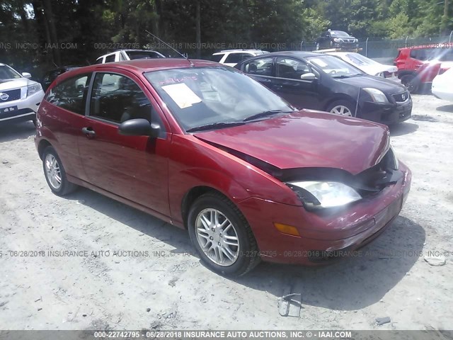 3FAFP31N55R134775 - 2005 FORD FOCUS ZX3 RED photo 1