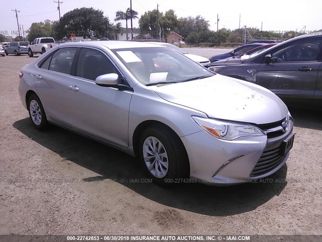 4T4BF1FK5GR574040 - 2016 TOYOTA CAMRY LE/XLE/SE/XSE SILVER photo 1