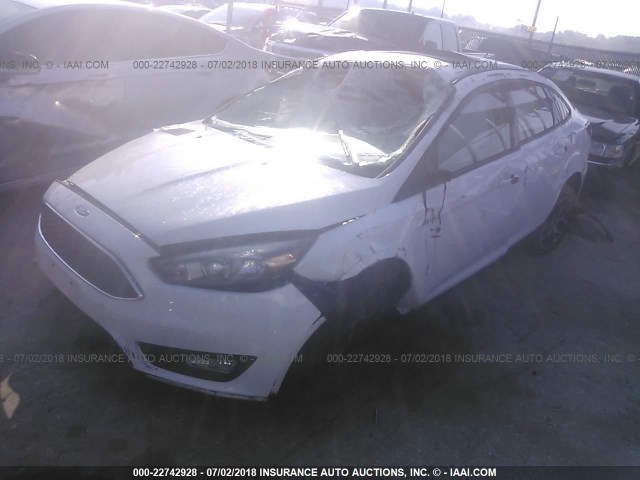 1FADP3H26HL306494 - 2017 FORD FOCUS SEL WHITE photo 2