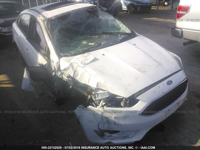 1FADP3H26HL306494 - 2017 FORD FOCUS SEL WHITE photo 6