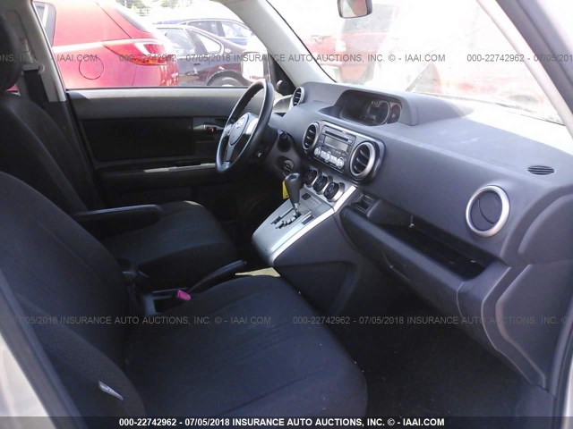 JTLKE50E881029730 - 2008 TOYOTA SCION XB Silber Foto 5