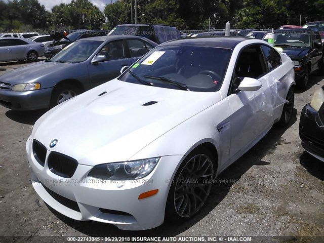 WBSKG9C51DJ593960 - 2013 BMW M3 WHITE photo 2