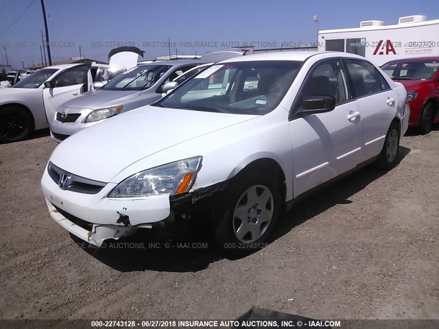 1HGCM564X7A054615 - 2007 HONDA ACCORD LX WHITE photo 2