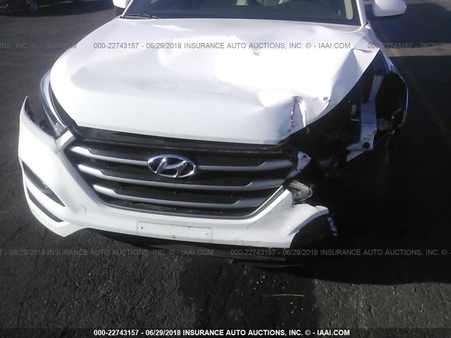 KM8J3CA41HU352793 - 2017 HYUNDAI TUCSON LIMITED/SPORT AND ECO/SE WHITE photo 6