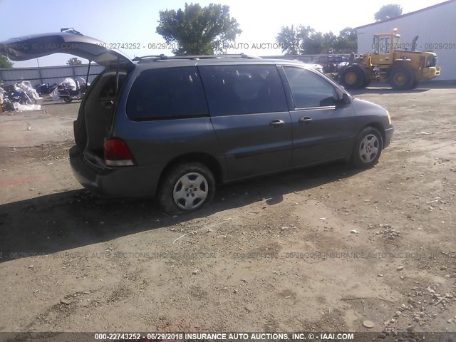 2FMZA51655BA20363 - 2005 FORD FREESTAR SE GRAY photo 4