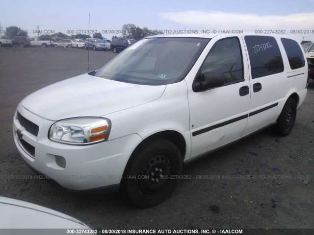 1GNDV23WX8D174636 - 2008 CHEVROLET UPLANDER LS WHITE photo 2