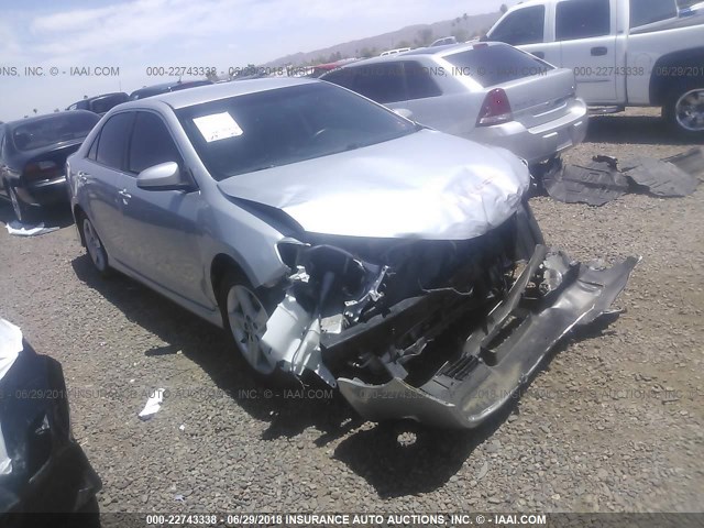 4T1BF1FK9EU310682 - 2014 TOYOTA CAMRY L/SE/LE/XLE 银色 照片 1