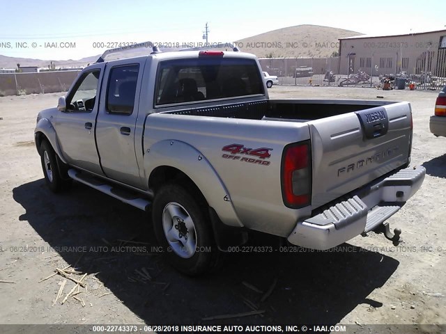 1N6ED27Y51C368561 - 2001 NISSAN FRONTIER CREW CAB XE/CREW CAB SE SILVER photo 3