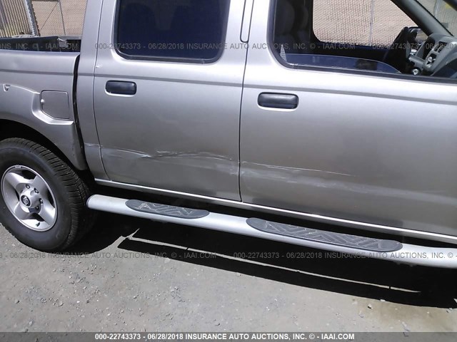 1N6ED27Y51C368561 - 2001 NISSAN FRONTIER CREW CAB XE/CREW CAB SE SILVER photo 6