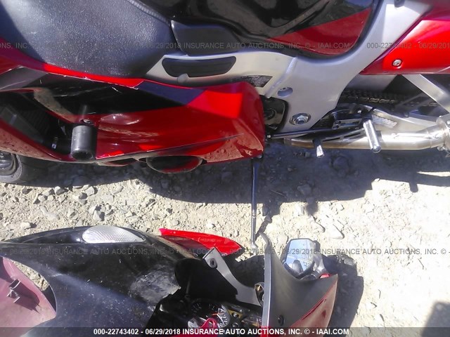 JS1GW71A652103507 - 2005 SUZUKI GSX1300 RK5 RED photo 9