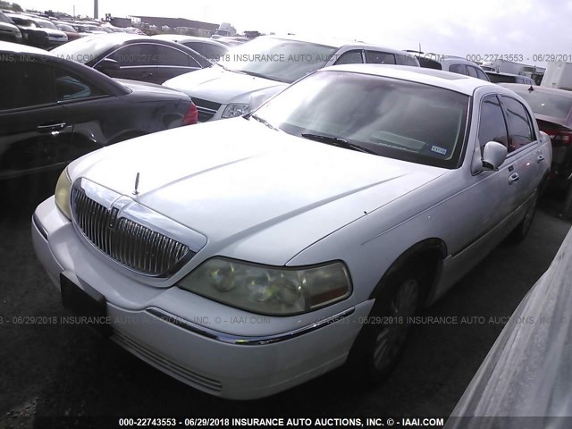 1LNHM82V67Y632054 - 2007 LINCOLN TOWN CAR SIGNATURE LIMITED WHITE photo 2