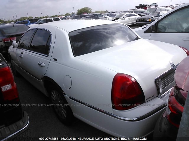 1LNHM82V67Y632054 - 2007 LINCOLN TOWN CAR SIGNATURE LIMITED WHITE photo 3