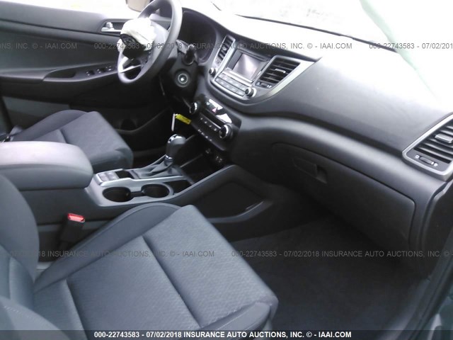KM8J3CA48HU521756 - 2017 HYUNDAI TUCSON LIMITED/SPORT AND ECO/SE GRAY photo 5