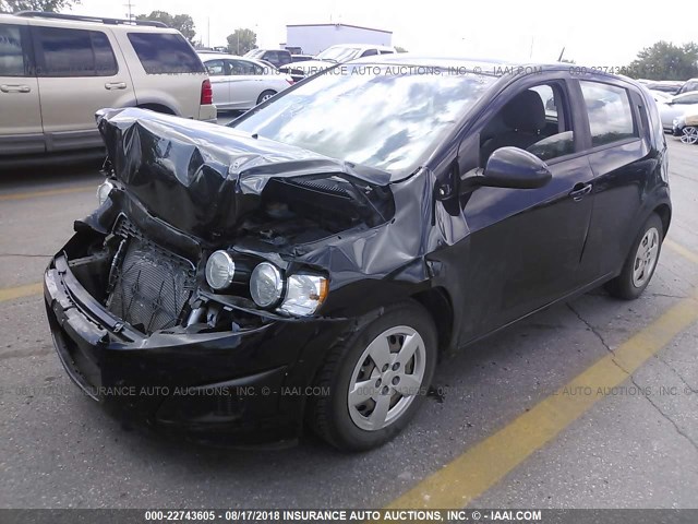 1G1JA6SH6D4243228 - 2013 CHEVROLET SONIC LS 黑色 照片 2