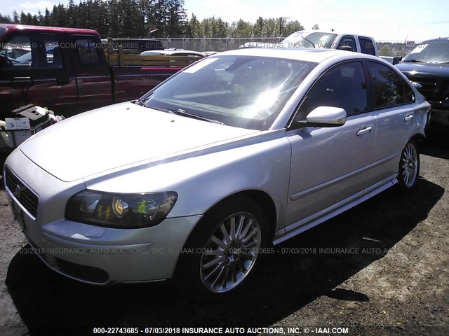 YV1MS682562157115 - 2006 VOLVO S40 T5 SILVER photo 2