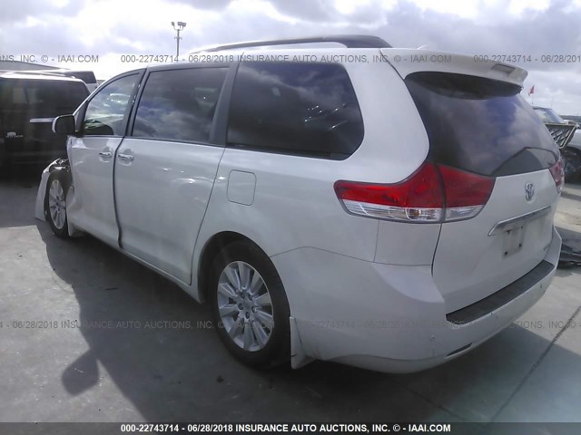 5TDYK3DC5BS149801 - 2011 TOYOTA SIENNA XLE/LIMITED WHITE photo 3