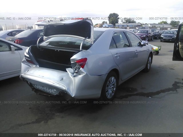 4T4BF1FK0ER419134 - 2014 TOYOTA CAMRY L/SE/LE/XLE SILVER photo 4