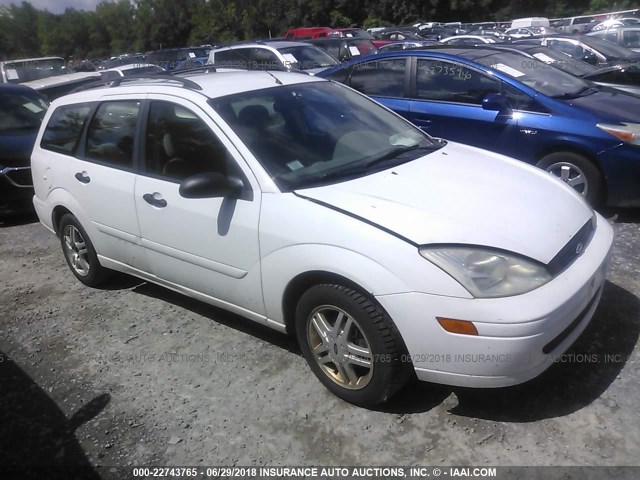 1FAFP36P6YW394226 - 2000 FORD FOCUS SE/SE COMFORT WHITE photo 1