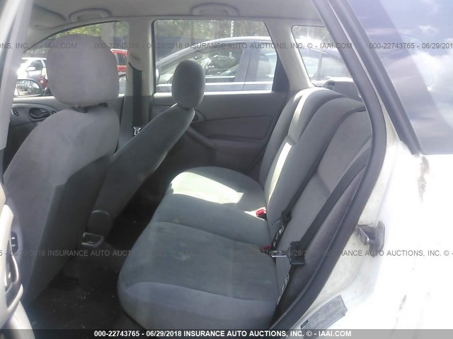 1FAFP36P6YW394226 - 2000 FORD FOCUS SE/SE COMFORT WHITE photo 8