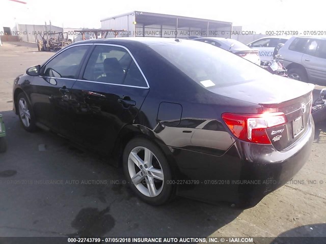 4T1BF1FK0CU062142 - 2012 TOYOTA CAMRY SE/LE/XLE BLACK photo 3