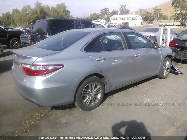 4T1BF1FKXGU166689 - 2016 TOYOTA CAMRY LE/XLE/SE/XSE GRAY photo 4