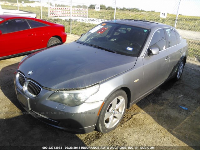 WBANV13588BZ47921 - 2008 BMW 528 XI GRAY photo 2