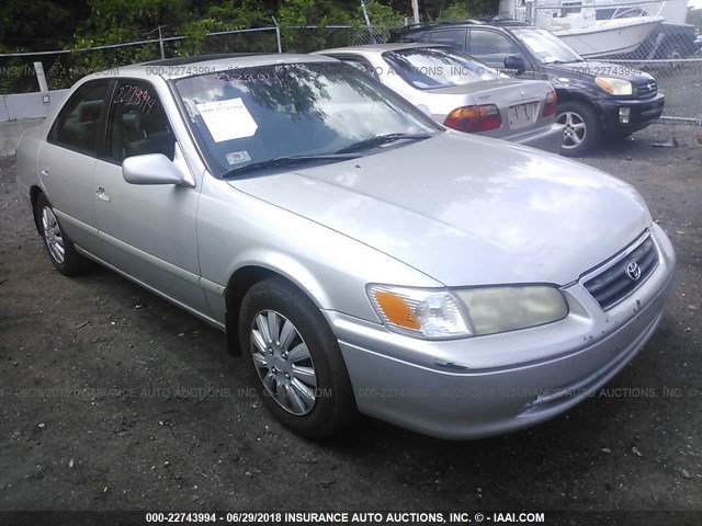 4T1BG22KX1U096546 - 2001 TOYOTA CAMRY CE/LE/XLE ვერცხლისფერი ფოტო 1