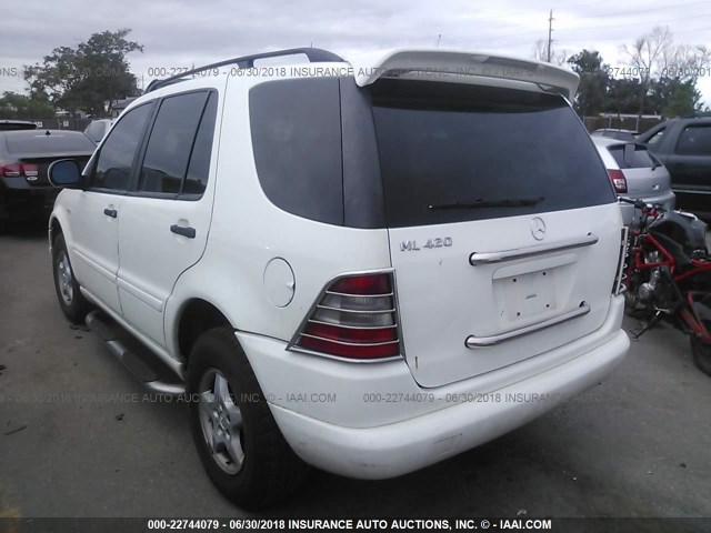 4JGAB54E2XA081455 - 1999 MERCEDES-BENZ ML 320 WHITE photo 3