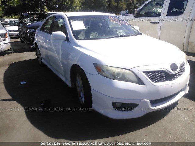 4T1BF3EKXBU680192 - 2011 TOYOTA CAMRY SE/LE/XLE WHITE photo 1