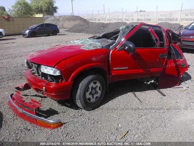 1GNDT13X03K120551 - 2003 CHEVROLET BLAZER RED photo 2