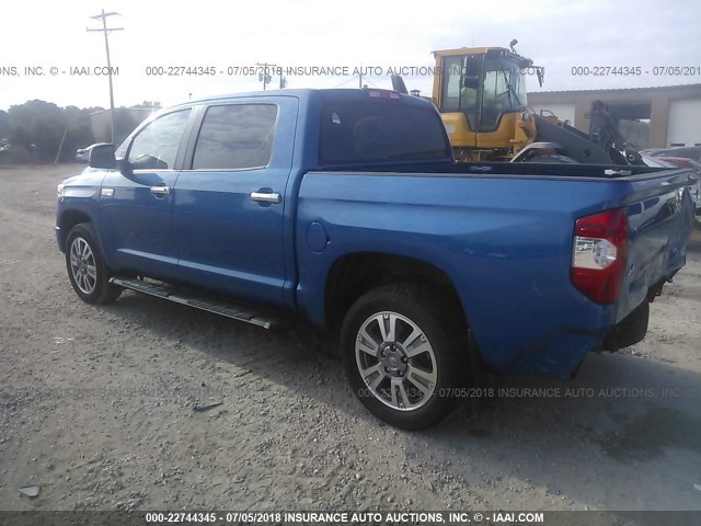 5TFAW5F18GX499132 - 2016 TOYOTA TUNDRA CREWMAX 1794/PLATINUM 蓝色 照片 3