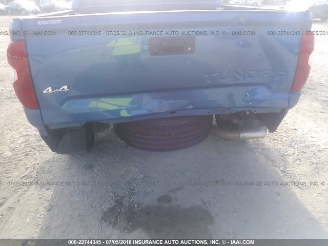 5TFAW5F18GX499132 - 2016 TOYOTA TUNDRA CREWMAX 1794/PLATINUM 蓝色 照片 6