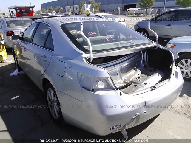 4T1BE46K39U283473 - 2009 TOYOTA CAMRY SE/LE/XLE SILVER photo 3