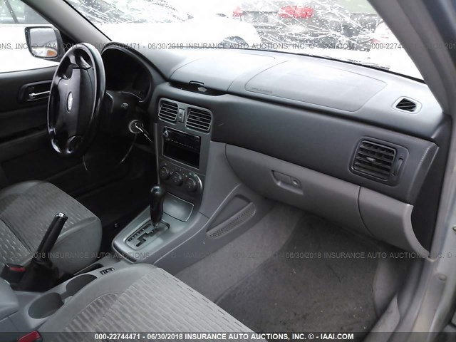 JF1SG656X4H740446 - 2004 SUBARU FORESTER 2.5XS Gümüş foto 5