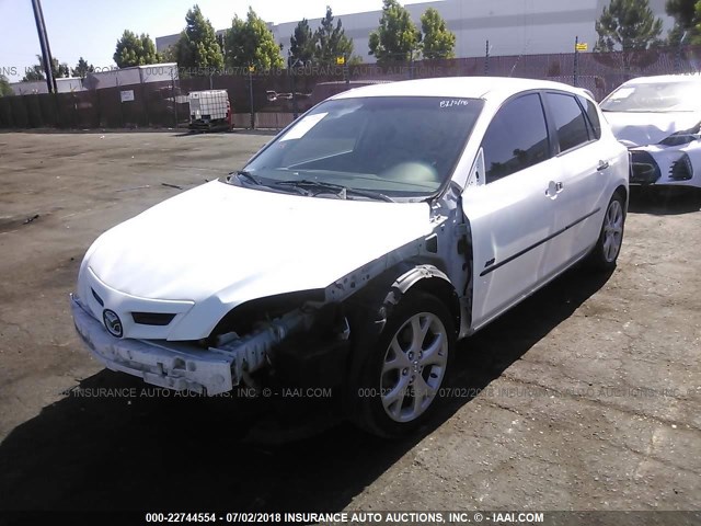 JM1BK344381866153 - 2008 MAZDA 3 HATCHBACK WHITE photo 2