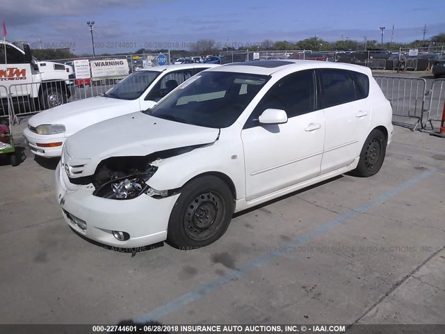 JM1BK343161499290 - 2006 MAZDA 3 HATCHBACK WHITE photo 2
