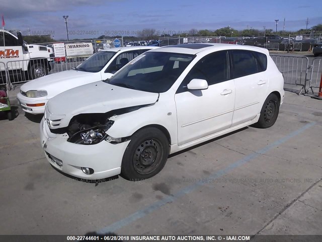 JM1BK343161499290 - 2006 MAZDA 3 HATCHBACK WHITE photo 2