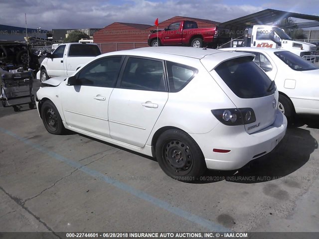 JM1BK343161499290 - 2006 MAZDA 3 HATCHBACK WHITE photo 3