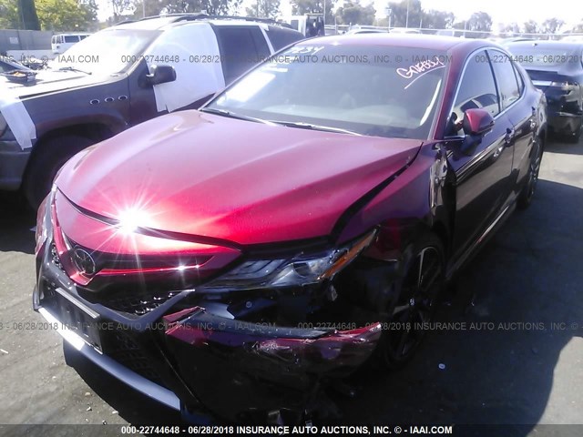 4T1B61HK7JU546738 - 2018 TOYOTA CAMRY XSE RED photo 2