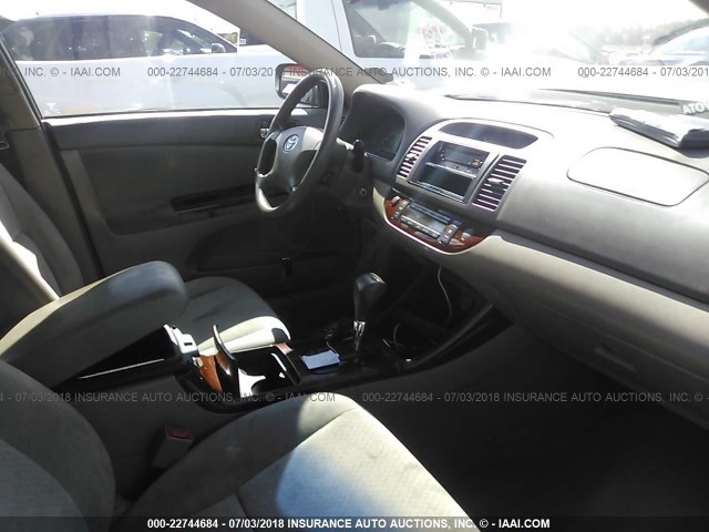 4T1BE32K13U728820 - 2003 TOYOTA CAMRY LE/XLE/SE 锡色 照片 5