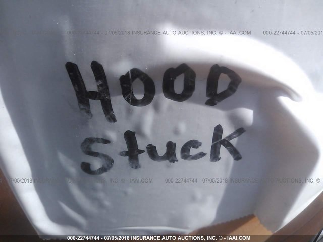 WBAAM3345YCB26180 - 2000 BMW 323 I RED photo 10