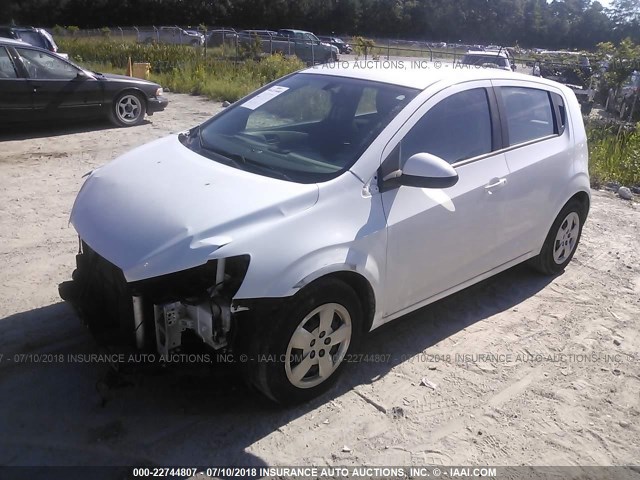 1G1JA6SH0F4186852 - 2015 CHEVROLET SONIC LS WHITE photo 2