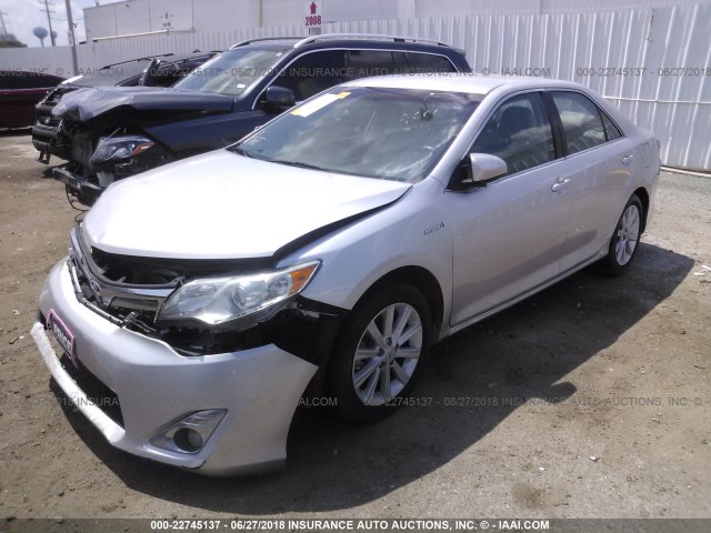 4T1BD1FK0CU061711 - 2012 TOYOTA CAMRY HYBRID/LE/XLE 银色 照片 2