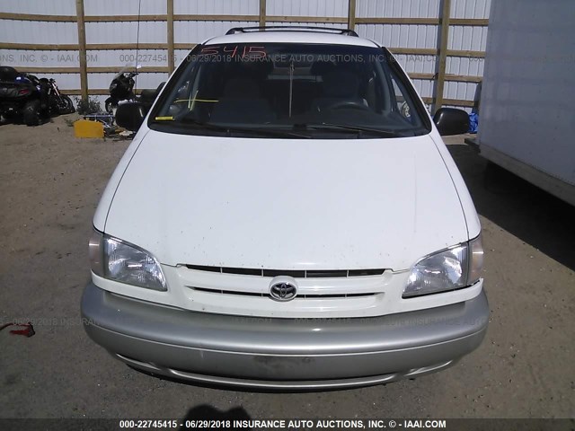 4T3ZF13CXWU000531 - 1998 TOYOTA SIENNA LE/XLE WHITE photo 6