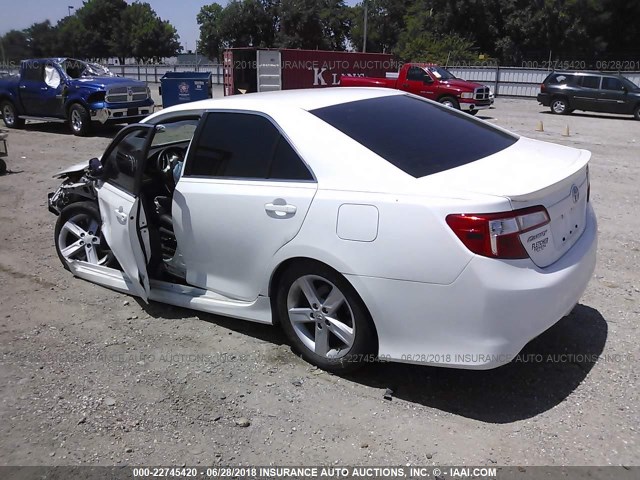 4T1BF1FK2CU581306 - 2012 TOYOTA CAMRY SE/LE/XLE 白色 照片 3