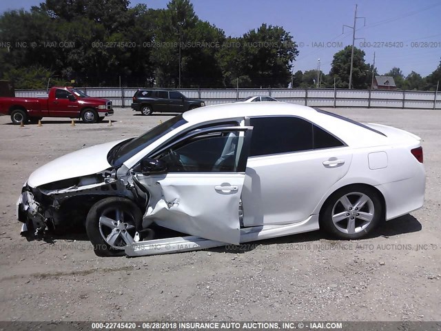 4T1BF1FK2CU581306 - 2012 TOYOTA CAMRY SE/LE/XLE 白色 照片 6