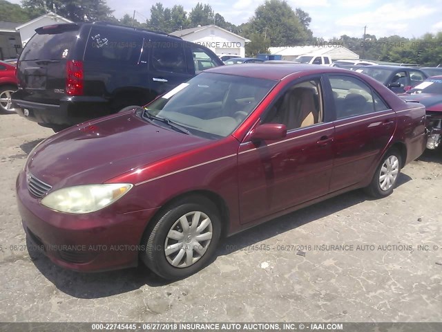 4T1BE32K75U047239 - 2005 TOYOTA CAMRY LE/XLE/SE წითელი ფოტო 2