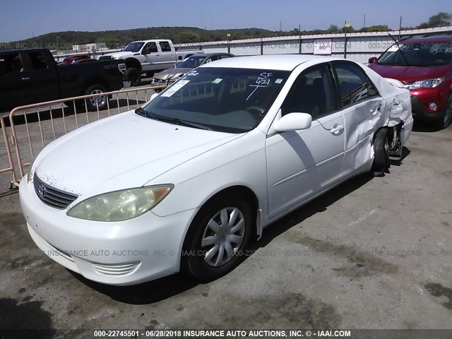 4T1BE32K05U020206 - 2005 TOYOTA CAMRY LE/XLE/SE 白色 照片 2